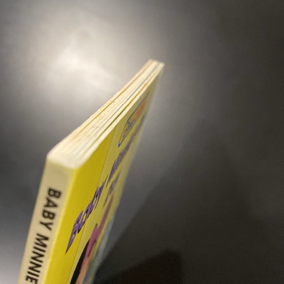 Disney: Baby Minnie’s Busy Day - Hardcover Children’s Board Book - Picture 4 of 8